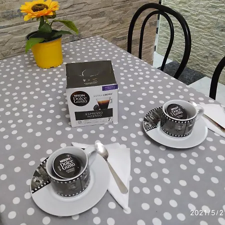 Tres Girasoles Apartment
