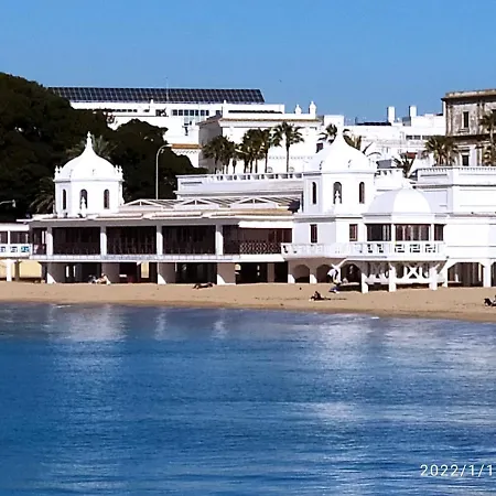 Tres Girasoles 아파트 카디스